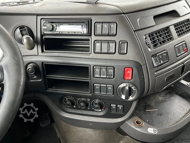 Standard-SZM DAF XF 106.460 SSC FTG / 6x2/4 / ADR