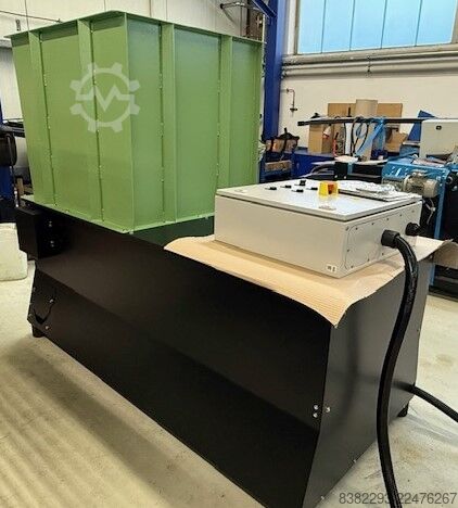 Wood shredder / Shredder RÖSSLER MHR830 ecoline