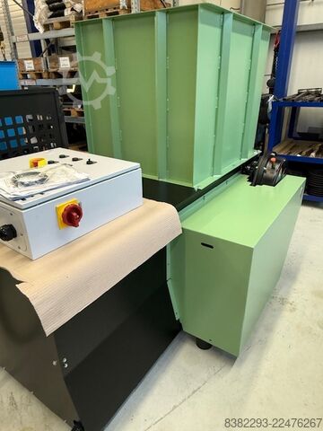 Wood shredder / Shredder RÖSSLER MHR830 ecoline