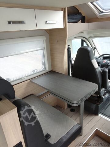 Teilintegriertes Wohnmobil Fiat Ducato Weinsberg Carasuite 2024 | Cambio automatico | 5 posti letto