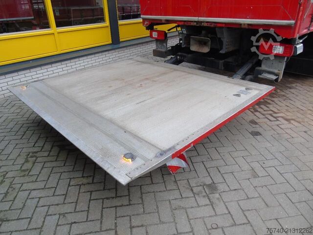 Curtain sided Iveco Stralis 460 + 6X2 + RETARDER + 2.73H + LIFT + E...