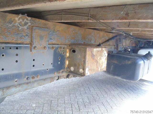 Refrigerated/freezer transport Iveco Stralis 360 + THERMO KING T600R + EURO 6 + 3T LIFT