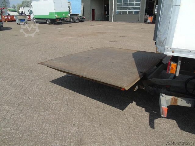 Refrigerated/freezer transport Iveco Stralis 360 + THERMO KING T600R + EURO 6 + 3T LIFT
