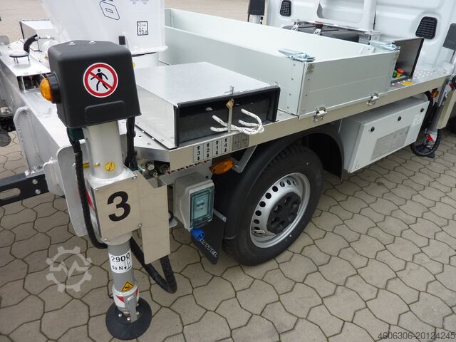 LKW mit Hubarbeitsbühne Multitel MZ 250