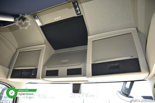 Standard tractor unit VOLVO FH 500 XL Retarder i-ParkCool ACC