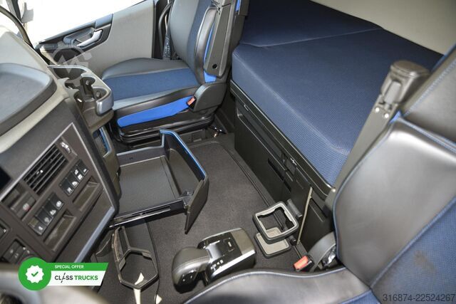 Standard tractor unit VOLVO FH 500 XL Retarder i-ParkCool ACC
