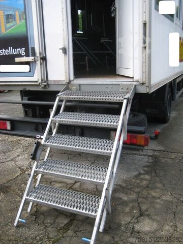 Customized van MAN 8.163 Friseurgeschäft Salon mit 4 Plätzen 7,49t
