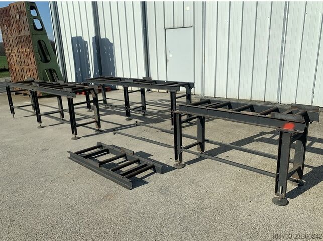 Roller support for saw Table d'amenage à rouleaux pour scie 