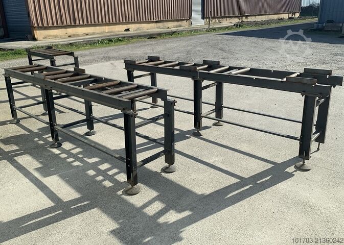 Roller support for saw Table d'amenage à rouleaux pour scie 