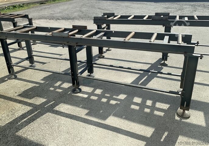 Roller support for saw Table d'amenage à rouleaux pour scie 