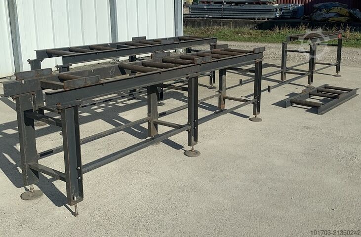 Roller support for saw Table d'amenage à rouleaux pour scie 
