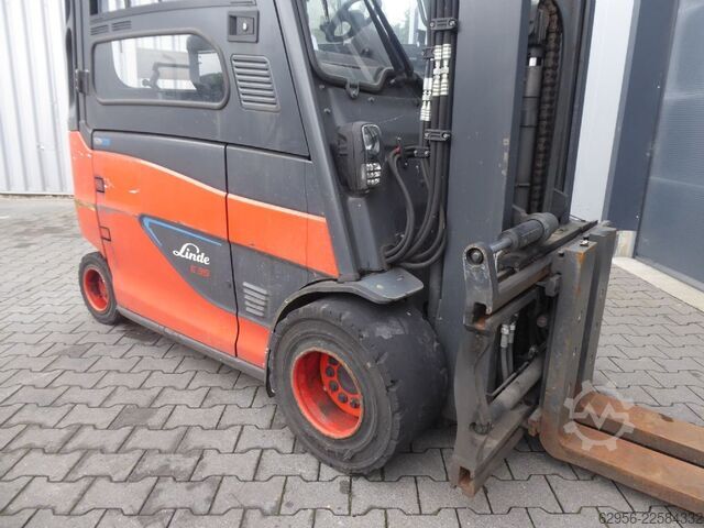 Elektro 4 Rad-Stapler Linde E35HL-01