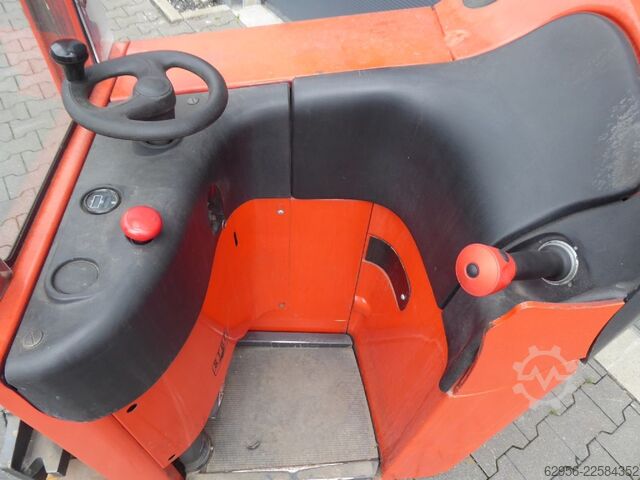 Electric 3-wheel forklift Linde E10