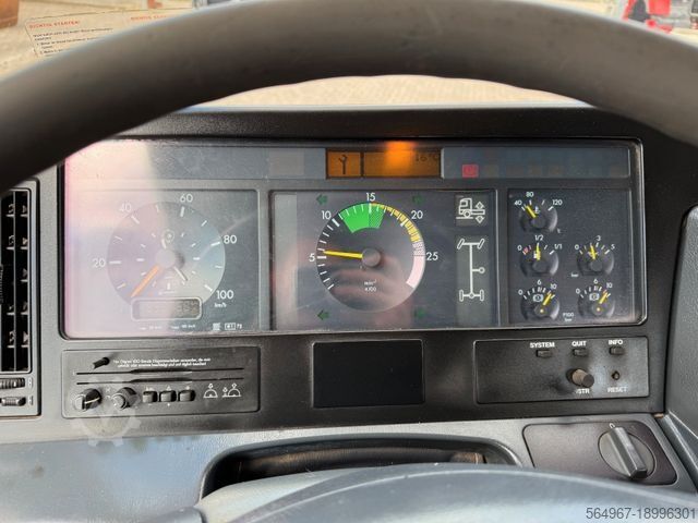 Kipper LKW MERCEDES-BENZ 1840 Actros 2Seiten-Kipper Kran Hiab 125-3 FunK