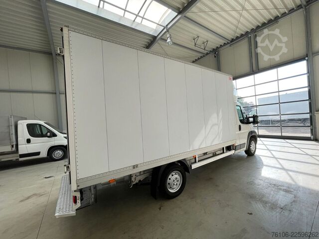 Transporter mit Koffer PEUGEOT Boxer Koffer mit grosse Türen *Klima*Navi*