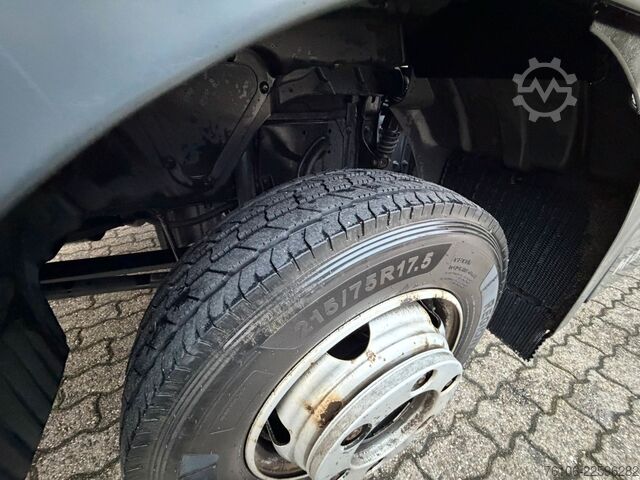 Transporter mit Koffer MAN TGL 8.190  Isolier Koffer mit Ladebordwand