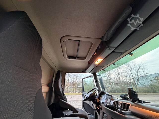 Transporter mit Koffer MAN TGL 8.190  Isolier Koffer mit Ladebordwand