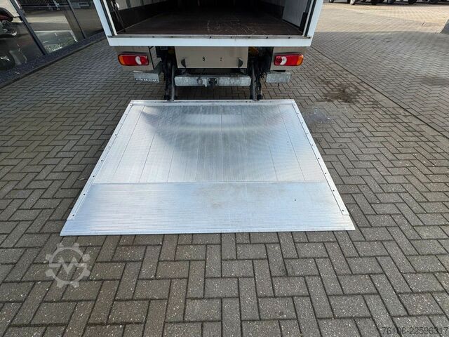 Box van NISSAN NT500 56.15 Koffer mit LBW*Ahk*nur 34.800 km *