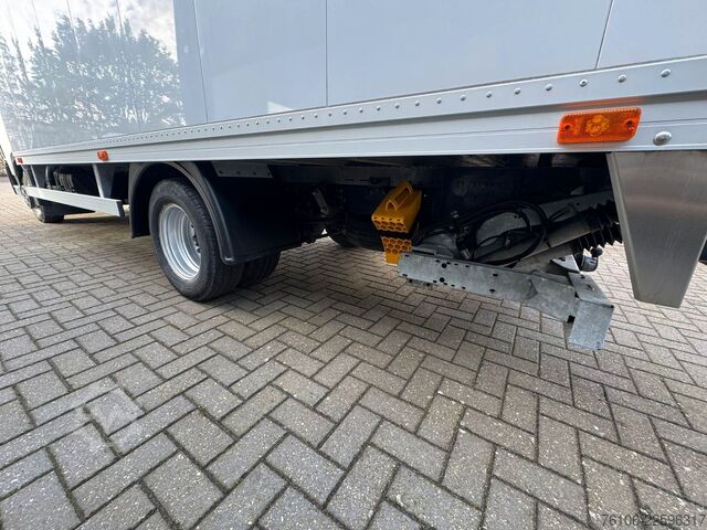 Box van NISSAN NT500 56.15 Koffer mit LBW*Ahk*nur 34.800 km *