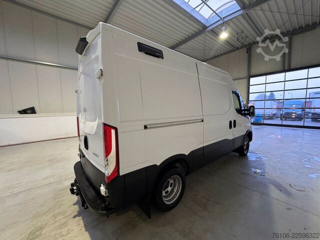 High top van IVECO Daily 50C18 Kastenwagen *Navi*Ahk**