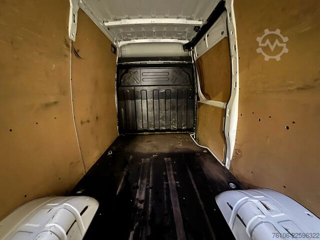 High top van IVECO Daily 50C18 Kastenwagen *Navi*Ahk**