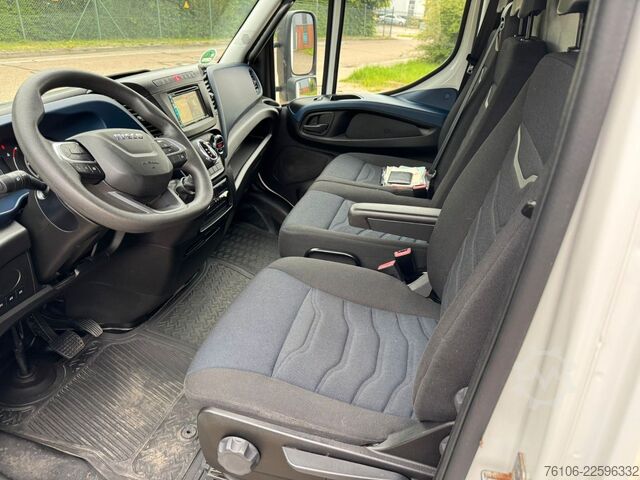 Box van IVECO Daily 72C18 Hi Matic Koffer mit Ladebordwand