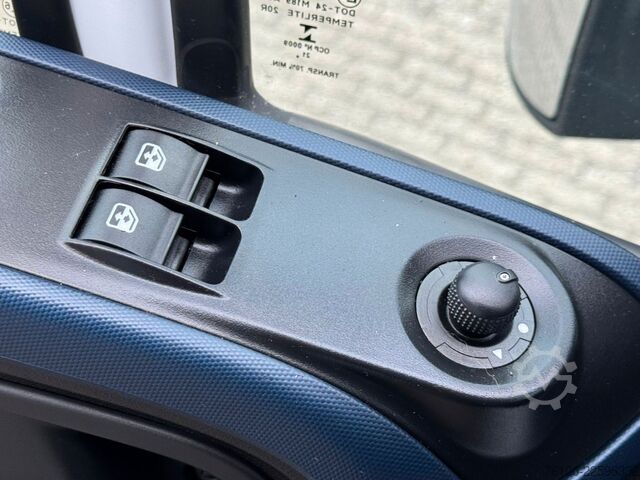 Box van IVECO Daily 72C18 Hi Matic Koffer mit Ladebordwand