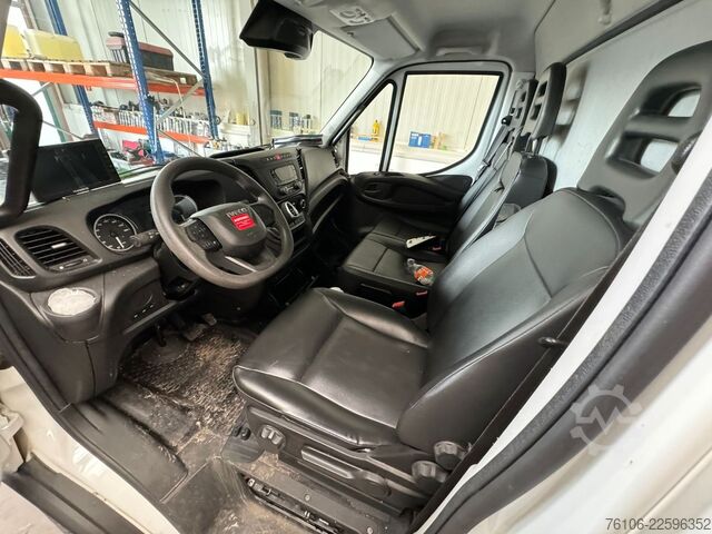 Box van IVECO Daily 35S14 Hi-Matic Koffer*Ahk*Seiten tür*