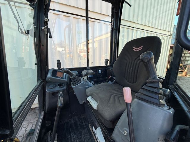 Mini excavator YANMAR VIO27-6 / 2019 BJ / 2.600 H / 2 x Löffel