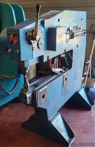 Universelle Schwanenhals-Blechknabbermaschine Pullmax P 21 S
