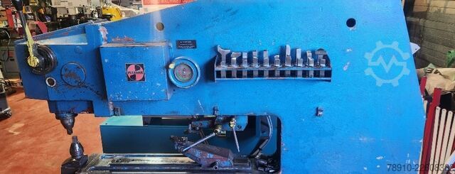 Universelle Schwanenhals-Blechknabbermaschine Pullmax P 21 S