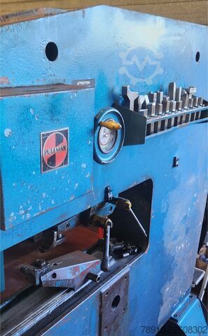 Universelle Schwanenhals-Blechknabbermaschine Pullmax P 21 S