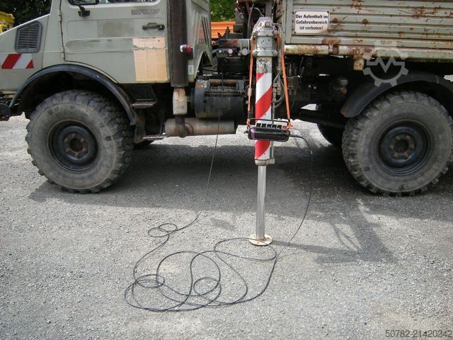 Dreiseitenkipper UNIMOG Unimog U1250 mit Kran