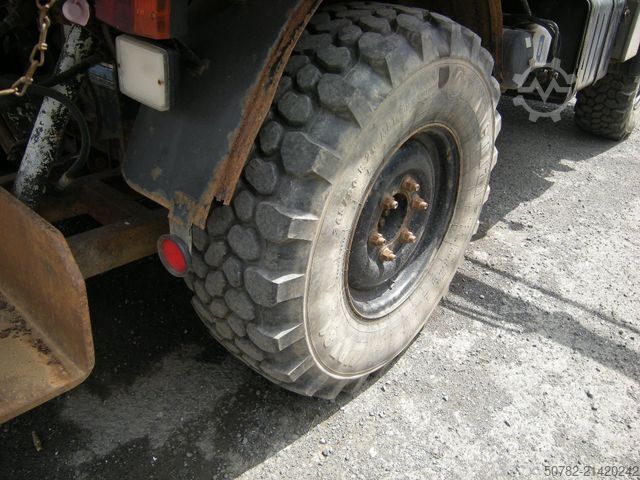 Dreiseitenkipper UNIMOG Unimog U1250 mit Kran
