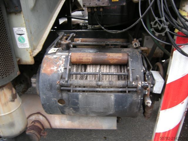 Dreiseitenkipper UNIMOG Unimog U1250 mit Kran