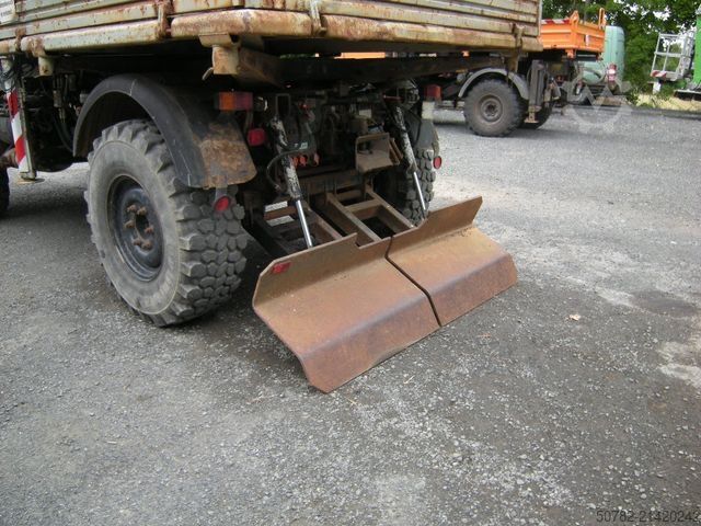 Dreiseitenkipper UNIMOG Unimog U1250 mit Kran