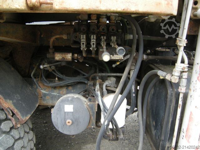 Dreiseitenkipper UNIMOG Unimog U1250 mit Kran