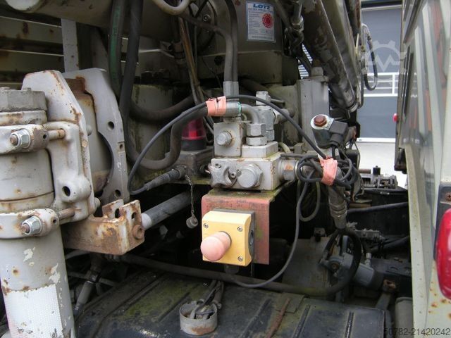Dreiseitenkipper UNIMOG Unimog U1250 mit Kran