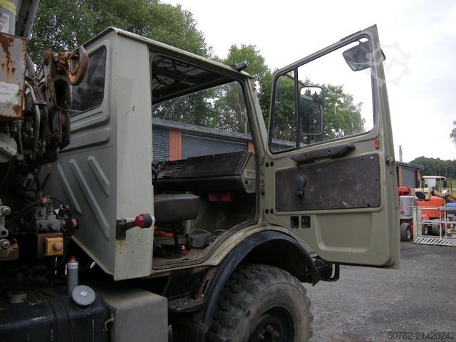 Dreiseitenkipper UNIMOG Unimog U1250 mit Kran