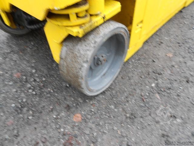 Work platform GENIE GS 1932, Scherenarbeitsbühne Genie 8 m
