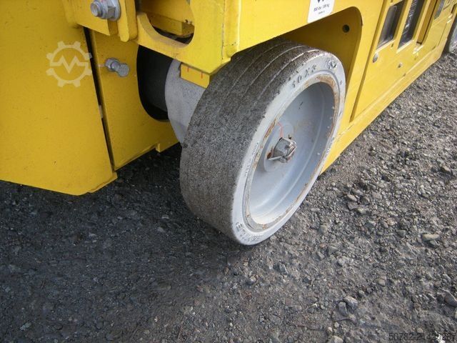 Work platform GENIE GS 1330, Genie mit neuen Batterien, 5,9 m