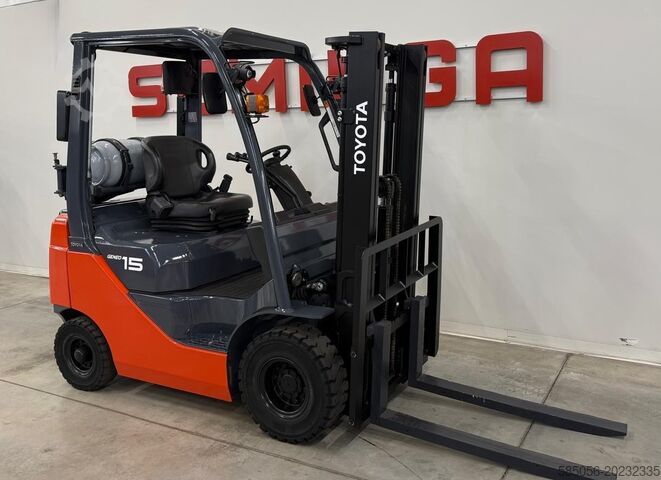 4-wheel forklift Toyota 10959 - 02-8FG15