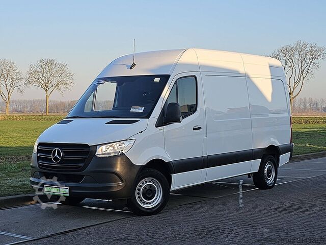 High-roof van MERCEDES-BENZ SPRINTER 317 L2H2 Mbux10 Navi