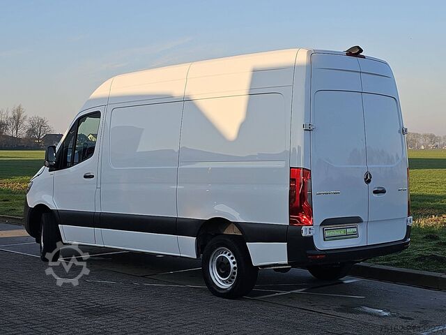 High-roof van MERCEDES-BENZ SPRINTER 317 L2H2 Mbux10 Navi