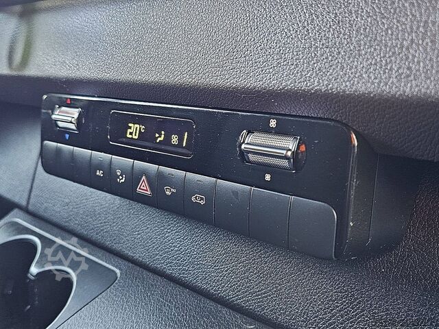 High-roof van MERCEDES-BENZ SPRINTER 317 L2H2 Mbux10 Navi