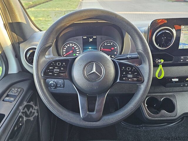 High-roof van MERCEDES-BENZ SPRINTER 317 L2H2 Mbux10 Navi