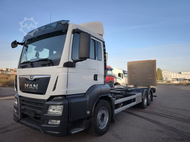 LKW-Fahrgestell MAN 26.360 TGS
