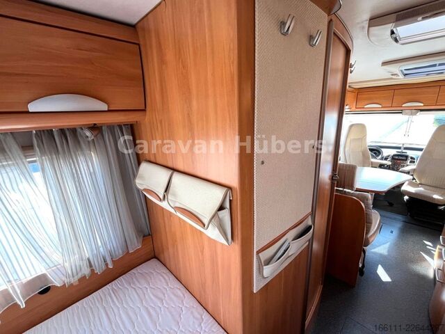 Integriertes Wohnmobil HYMER/ERIBA B 614 - Festbett- Klima -  - Solar -