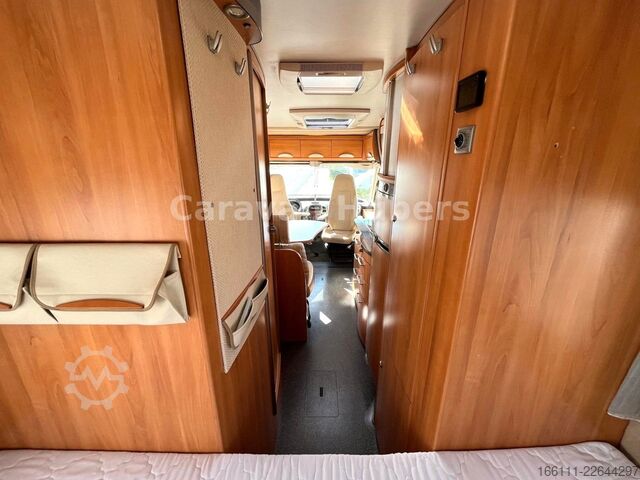 Integriertes Wohnmobil HYMER/ERIBA B 614 - Festbett- Klima -  - Solar -