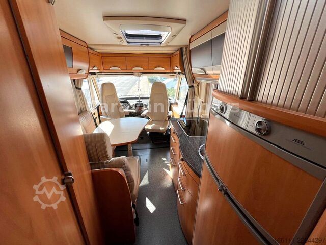 Integriertes Wohnmobil HYMER/ERIBA B 614 - Festbett- Klima -  - Solar -